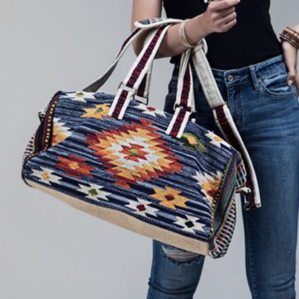 NWT boho chic Navajo pattern weekender duffle bag - Picture 3 of 5